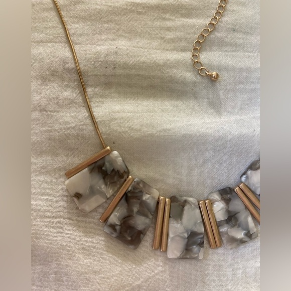 Banana Republic Marbled Design Bib Cleopatra Necklace‎ - Picture 5 of 8